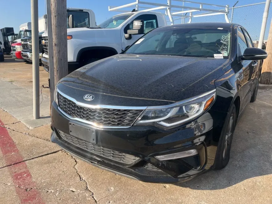 2019 Kia Optima LX photo 1