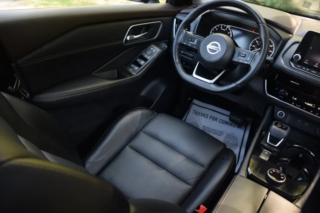 2021 Nissan Rogue SV photo 1