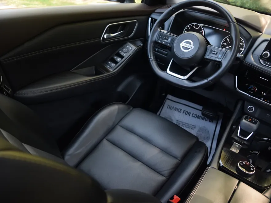 2021 Nissan Rogue SV photo 1