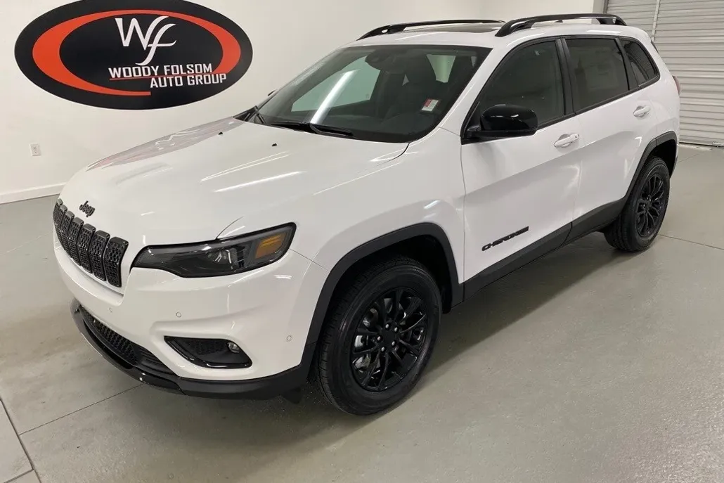 2023 Jeep Cherokee Altitude Lux photo 1