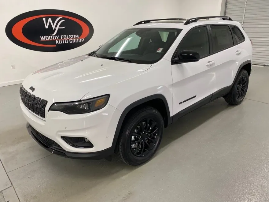 2023 Jeep Cherokee Altitude Lux photo 1