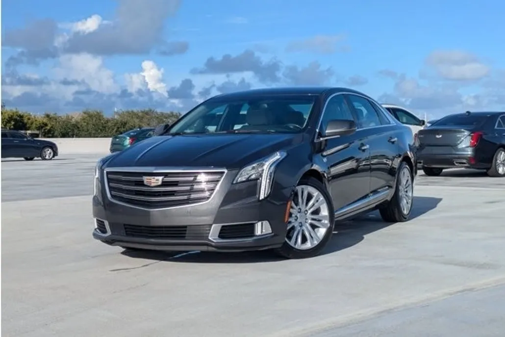 2019 Cadillac XTS Luxury photo 1