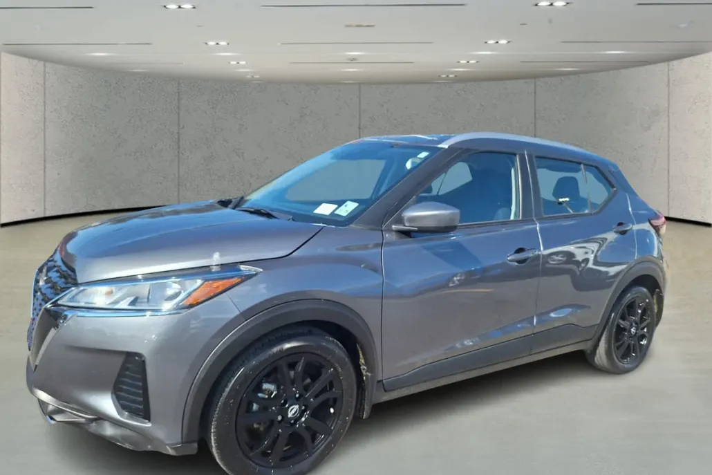 2023 Nissan Kicks SV photo 1