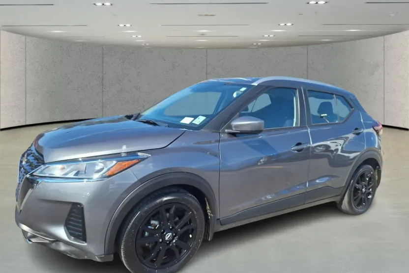 2023 Nissan Kicks SV photo 1