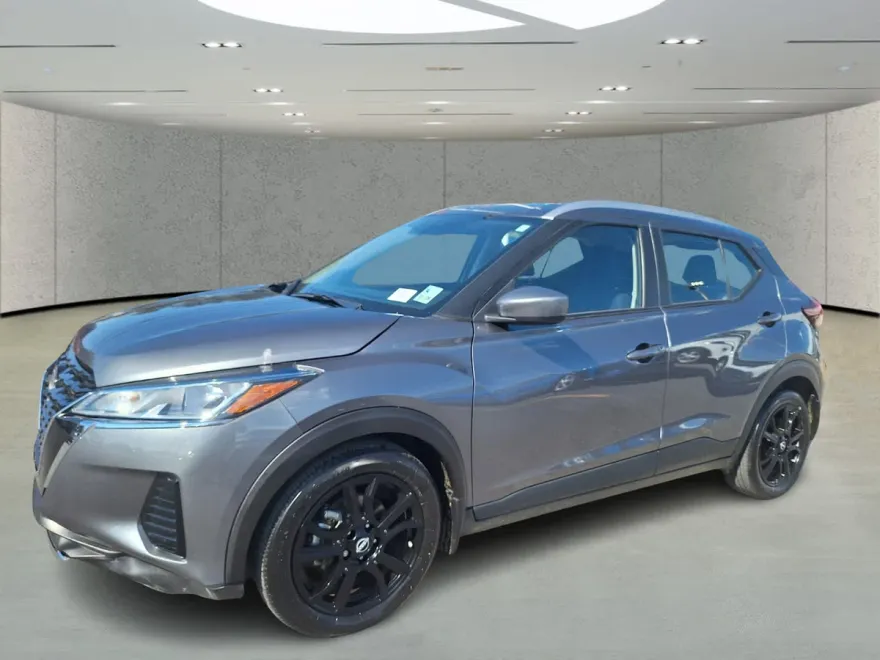 2023 Nissan Kicks SV photo 1