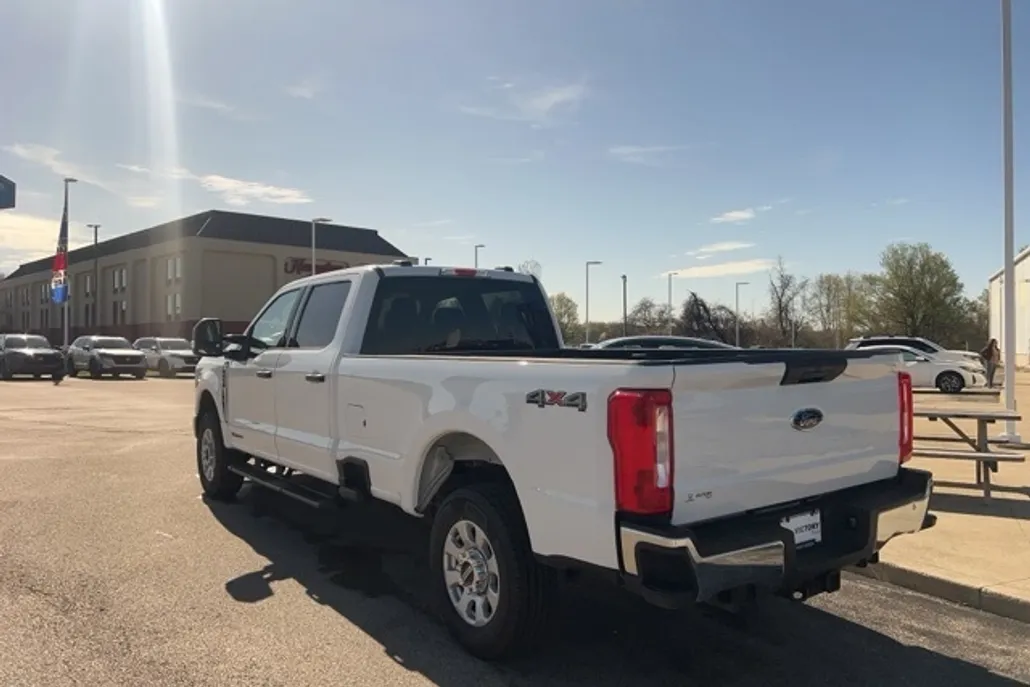 2024 Ford F-250 XLT photo 1