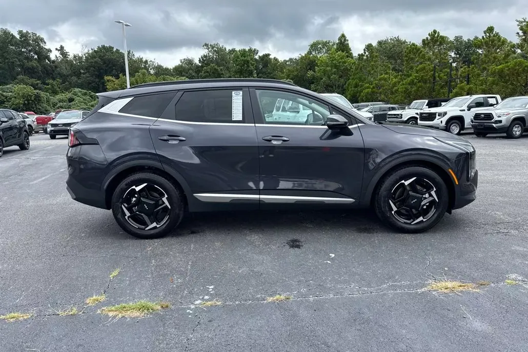 2026 Kia Sportage EX photo 1