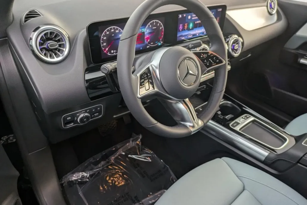 2026 Mercedes Benz GLA 250 photo 1