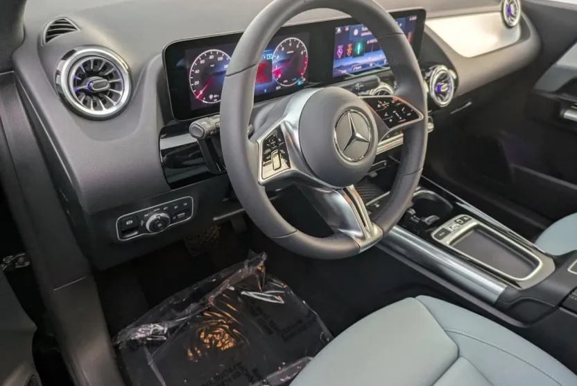 2026 Mercedes Benz GLA 250 photo 1