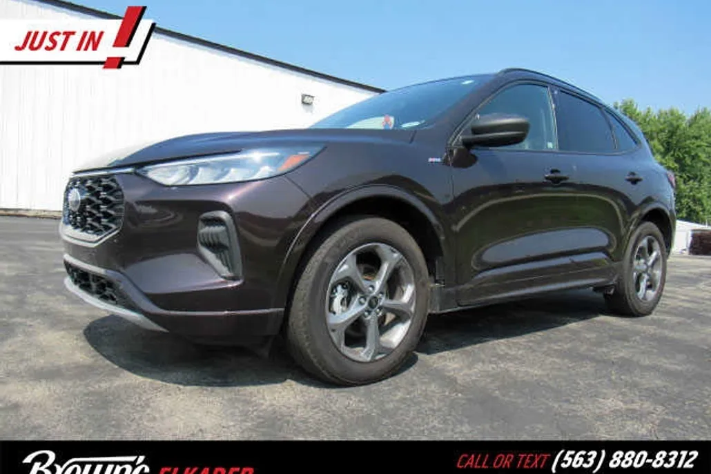 2023 Ford Escape ST-Line photo 1