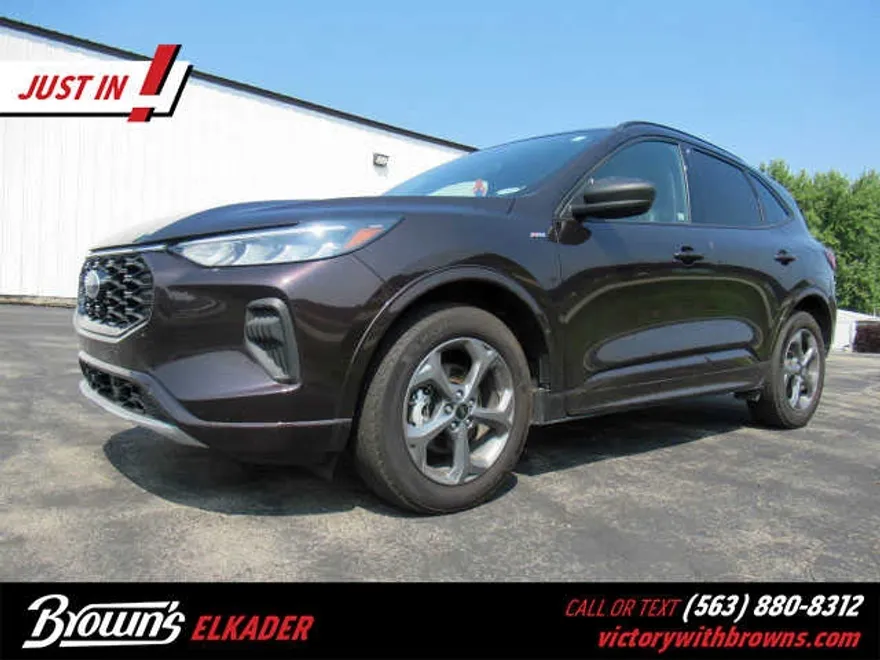 2023 Ford Escape ST-Line photo 1