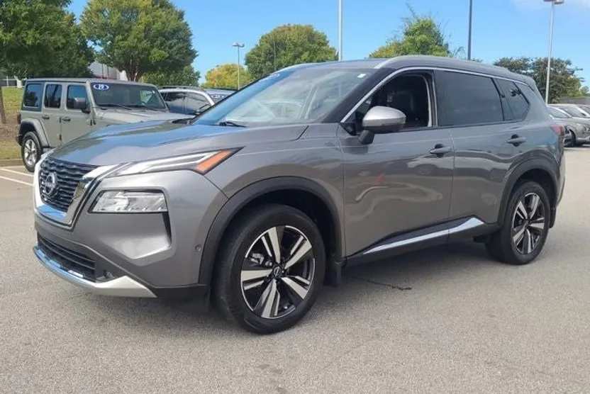 2022 Nissan Rogue Platinum photo 1