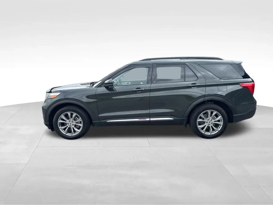 2024 Ford Explorer XLT photo 1