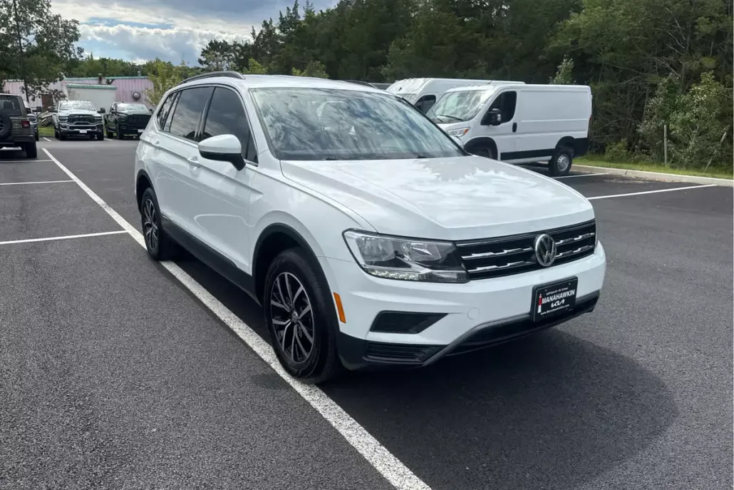 2021 Volkswagen Tiguan SE photo 1