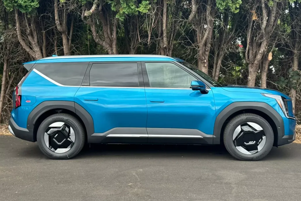 2026 Kia EV9 Wind AWD photo 1