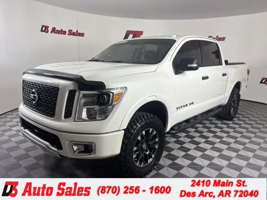 2019 Nissan Titan PRO-4X photo 1