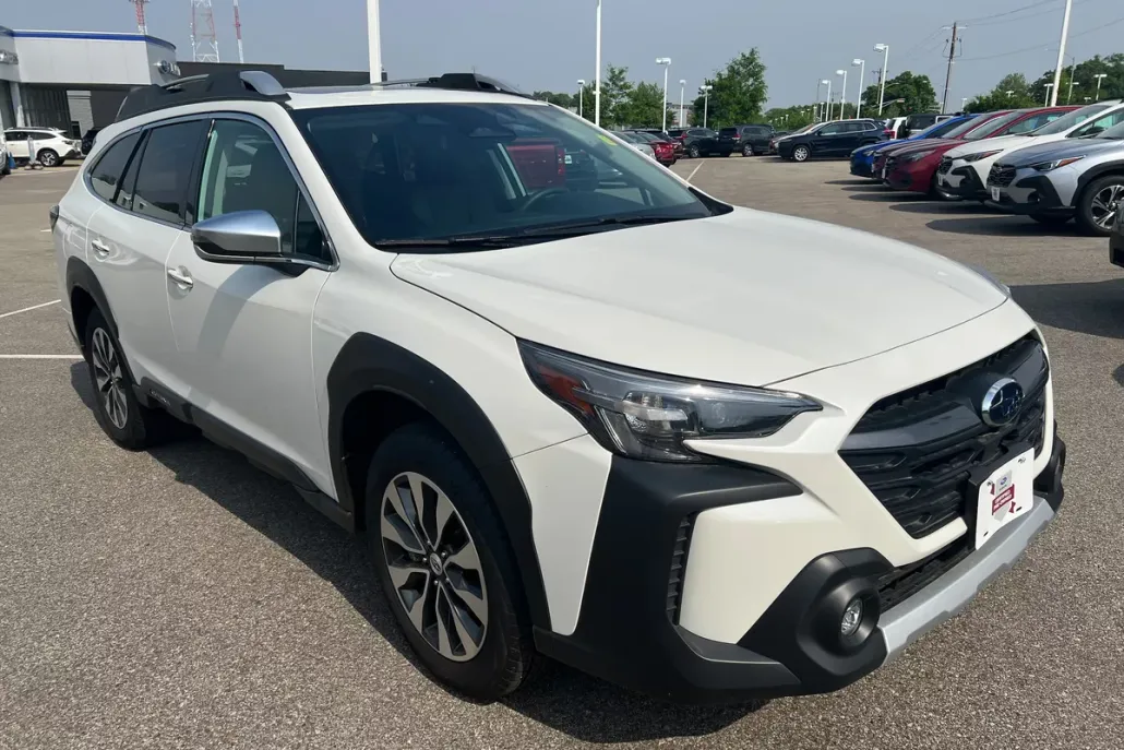 2024 Subaru Outback Touring XT photo 1
