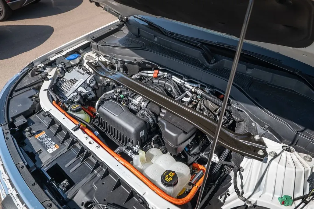 2022 Ford Explorer Limited photo 1
