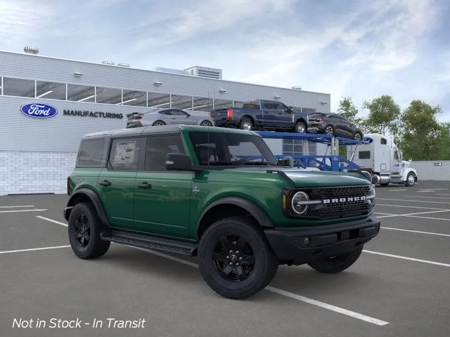 2025 Ford Bronco Outer Banks photo 1