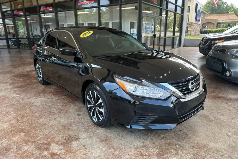 2016 Nissan Altima 2.5 photo 1