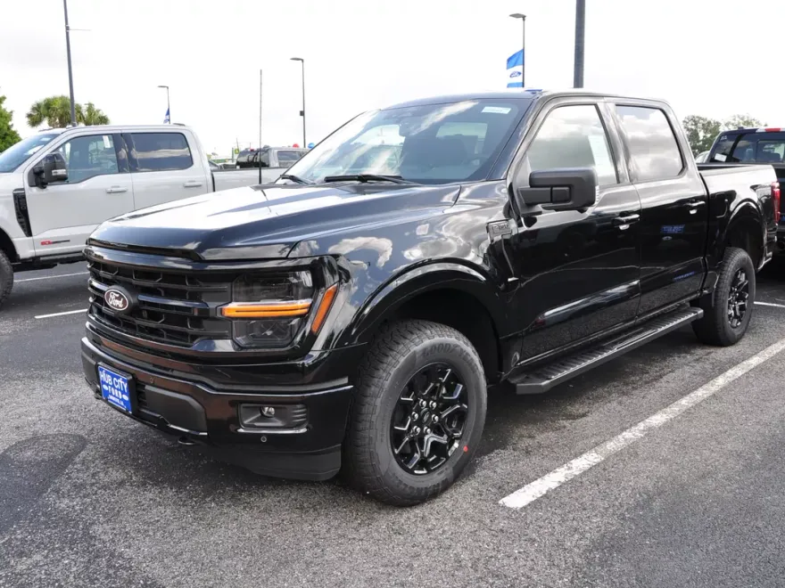 2025 Ford F-150 XLT photo 1