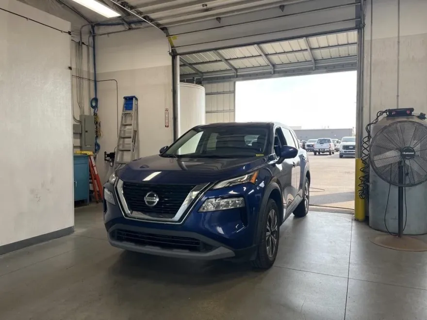 2021 Nissan Rogue SV photo 1