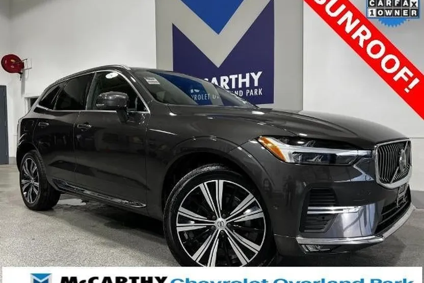 2022 Volvo XC60 B5 Inscription photo 1