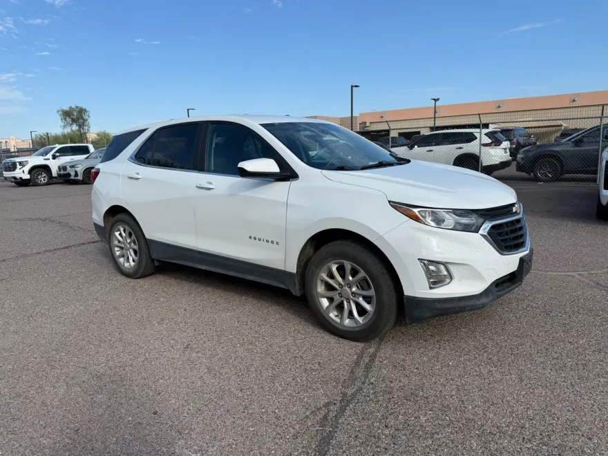 2021 Chevrolet Equinox LT photo 1