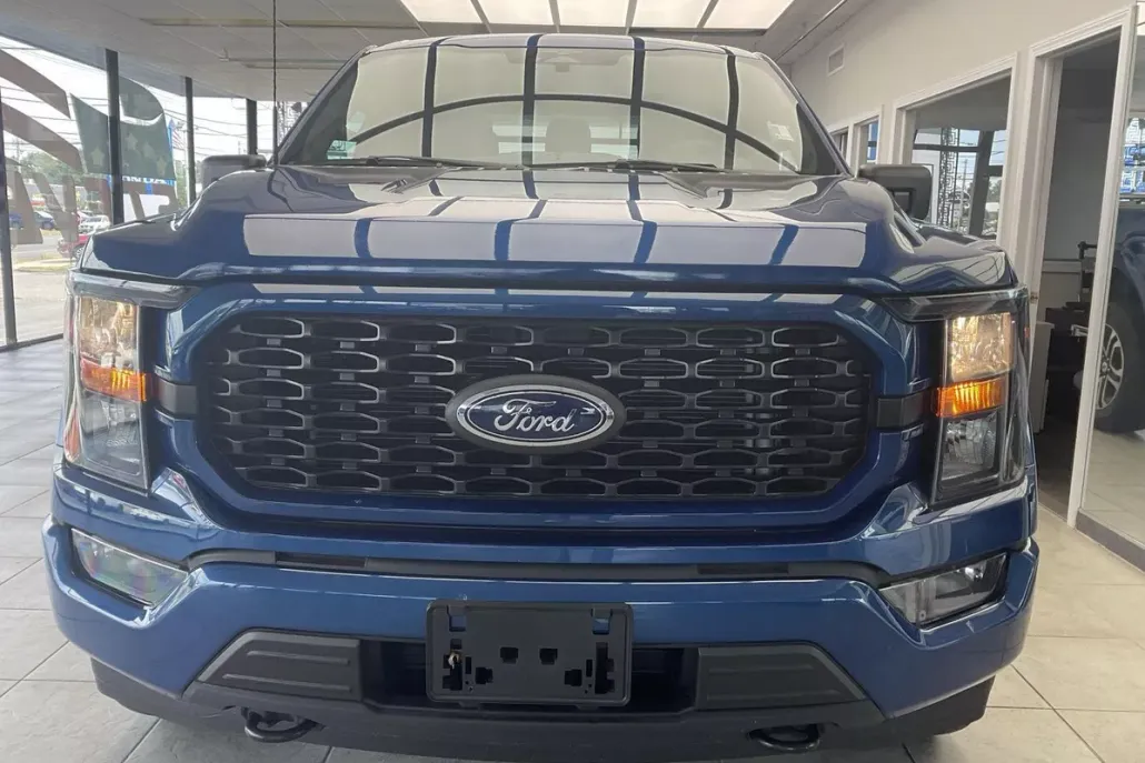 2023 Ford F-150 XLT photo 1
