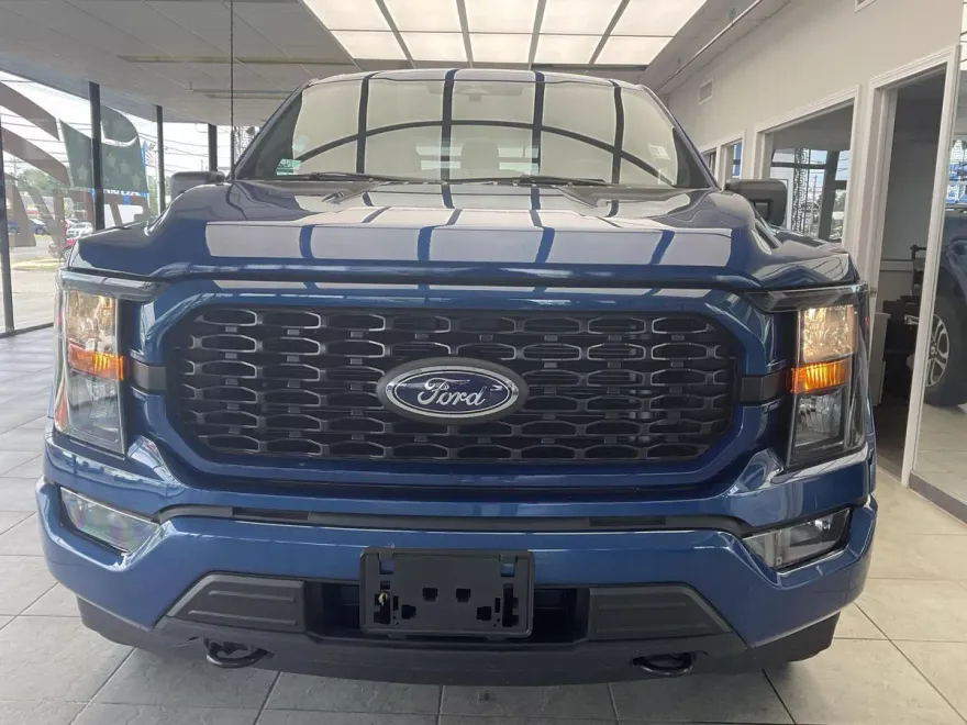 2023 Ford F-150 XLT photo 1