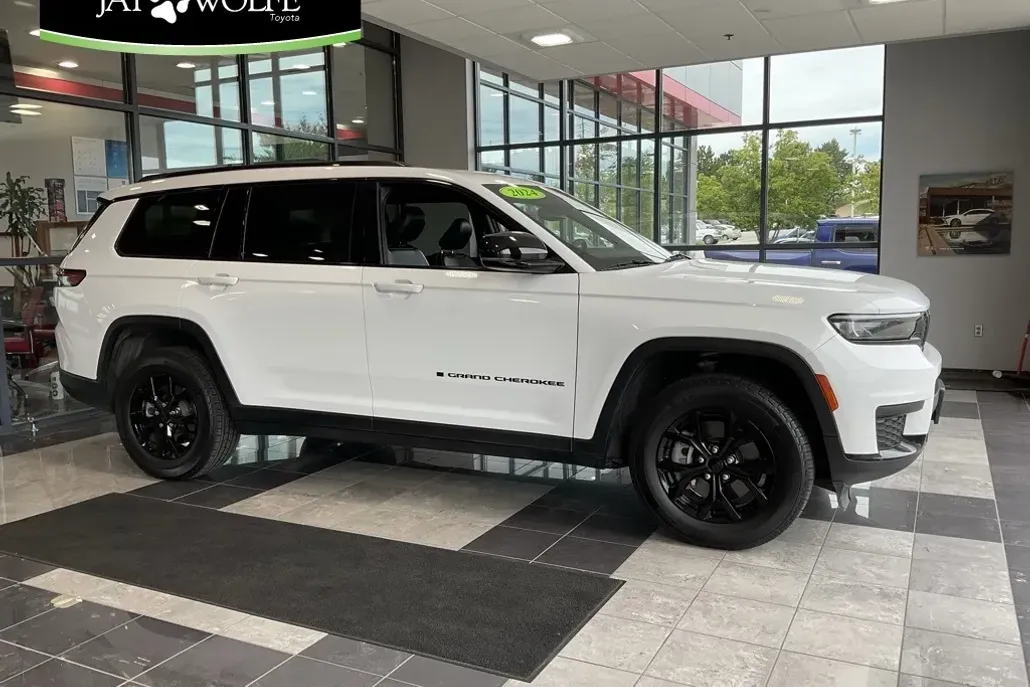 2024 Jeep Grand Cherokee Altitude photo 1