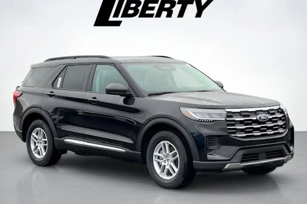 2025 Ford Explorer photo 1