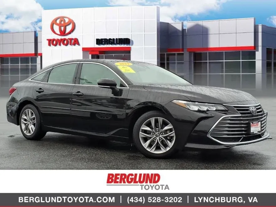 2019 Toyota Avalon XLE photo 1