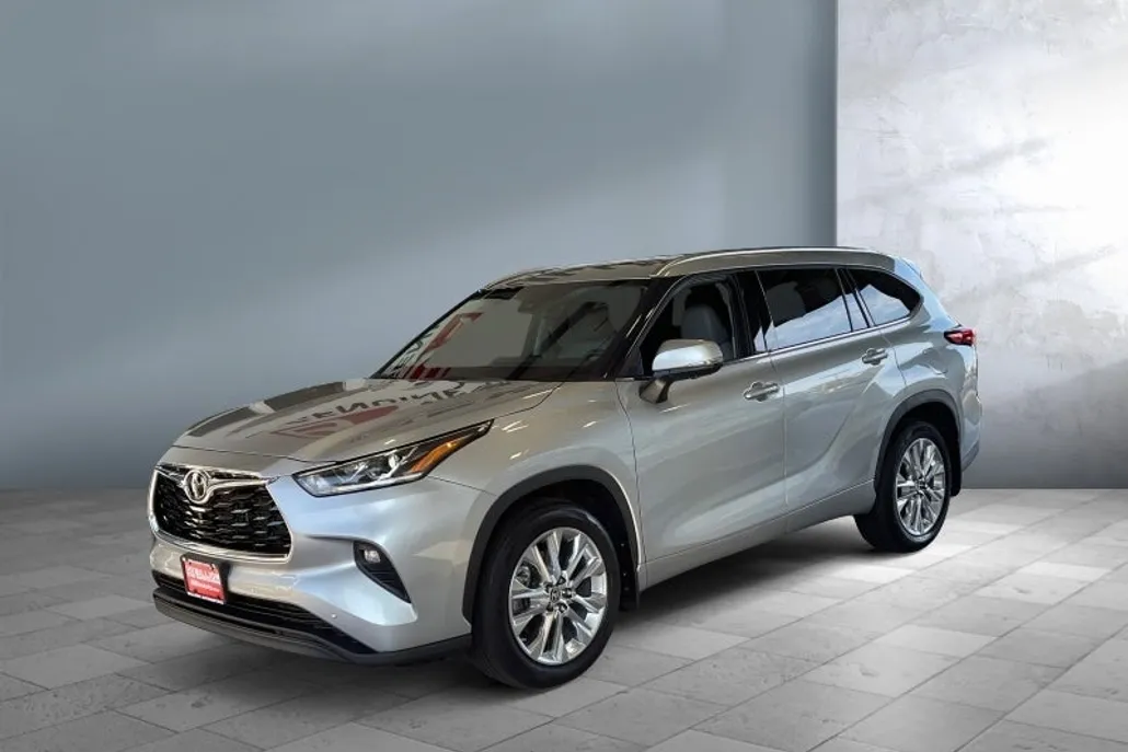 2023 Toyota Highlander L photo 1