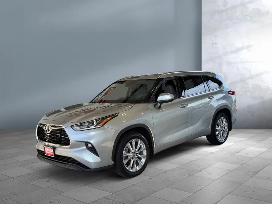 2023 Toyota Highlander L photo 1