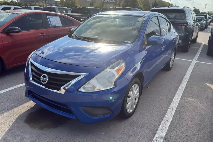 2017 Nissan Versa 1.6 Plus photo 1