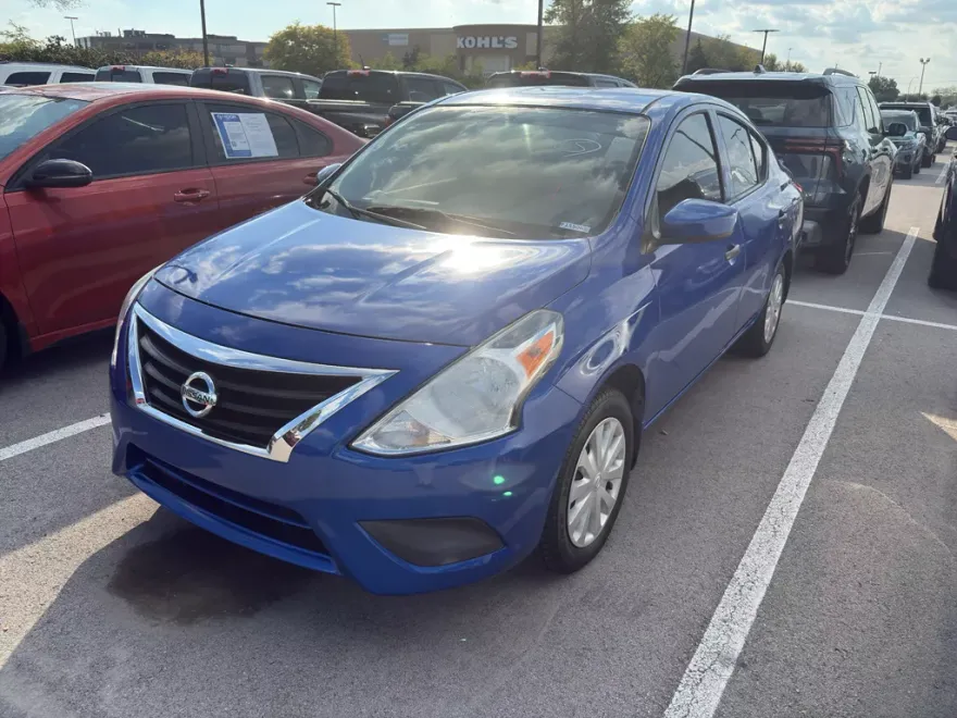 2017 Nissan Versa 1.6 Plus photo 1