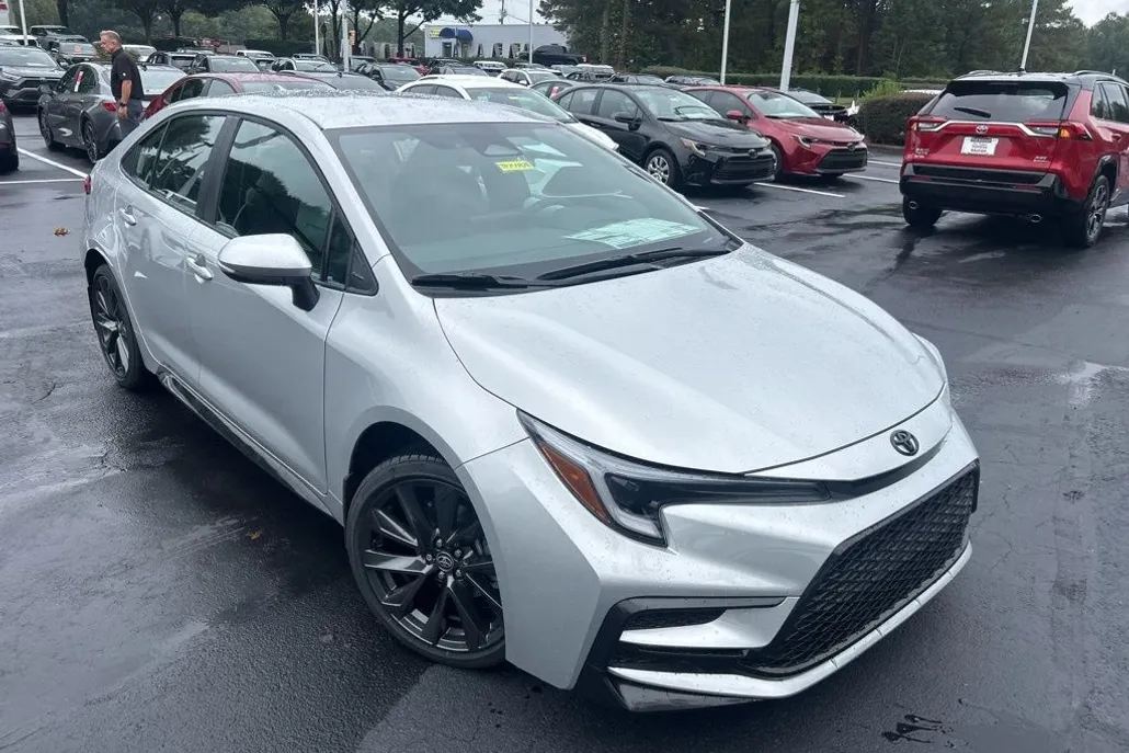 2026 Toyota Corolla SE photo 1