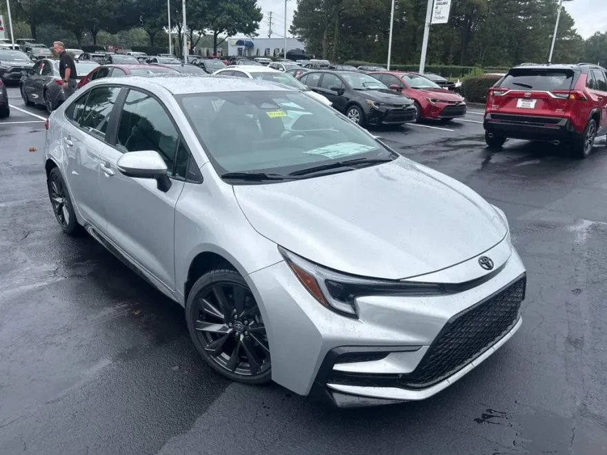 2026 Toyota Corolla SE photo 1