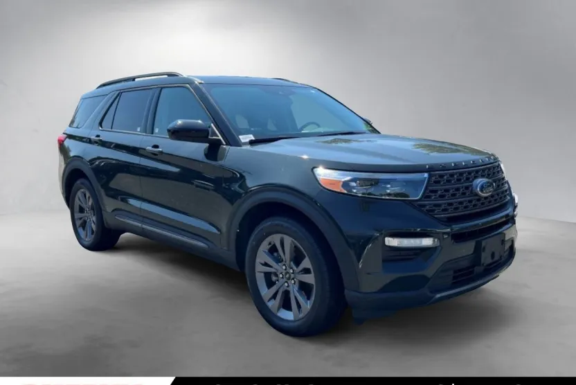 2022 Ford Explorer XLT photo 1