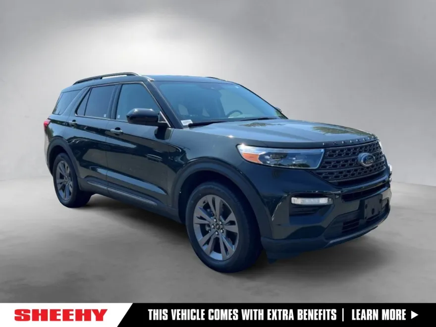 2022 Ford Explorer XLT photo 1