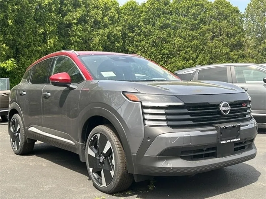 2025 Nissan Kicks SR photo 1