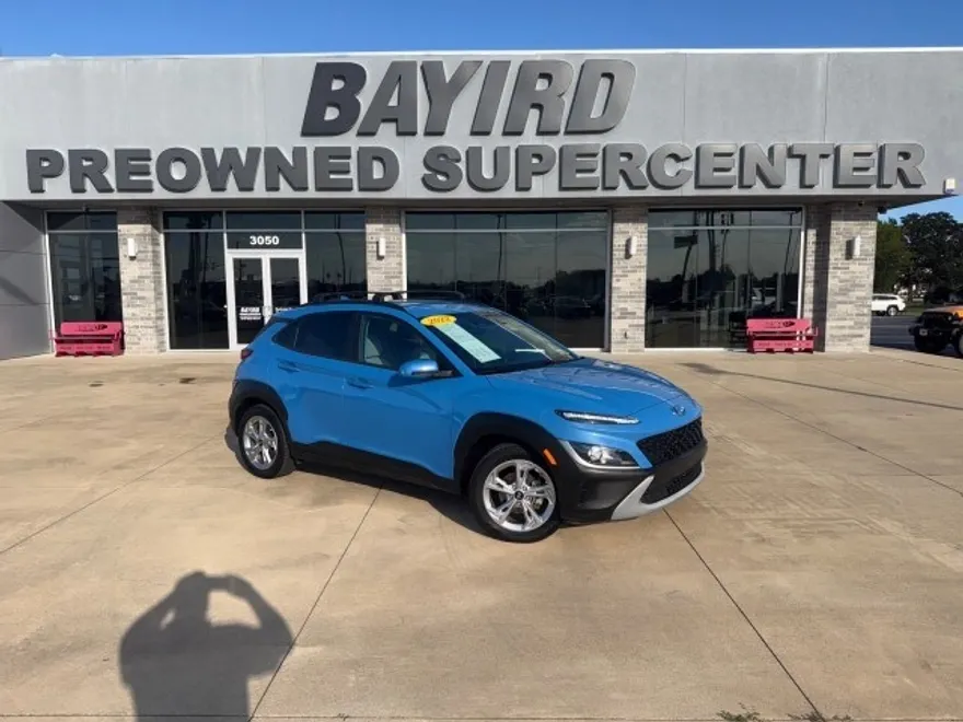 2022 Hyundai Kona SEL photo 1