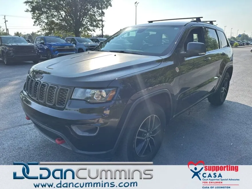 2017 Jeep Grand Cherokee Trailhawk photo 1