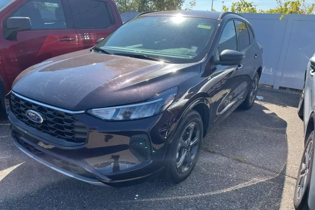 2023 Ford Escape ST-Line photo 1