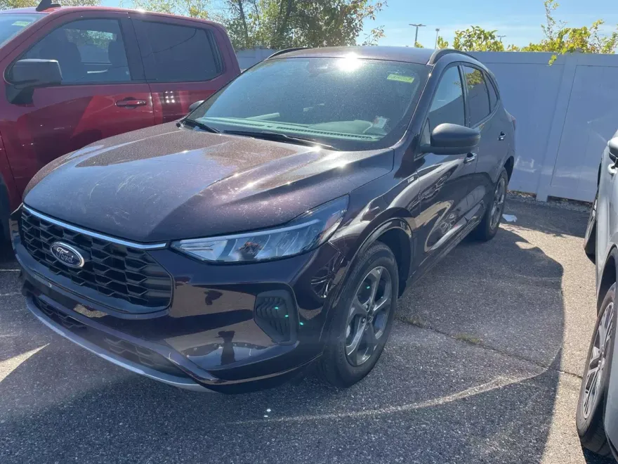 2023 Ford Escape ST-Line photo 1