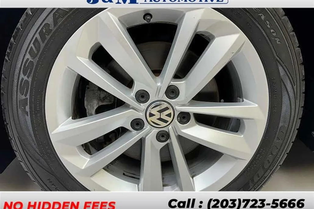 2020 Volkswagen Passat 2.0T SE photo 1