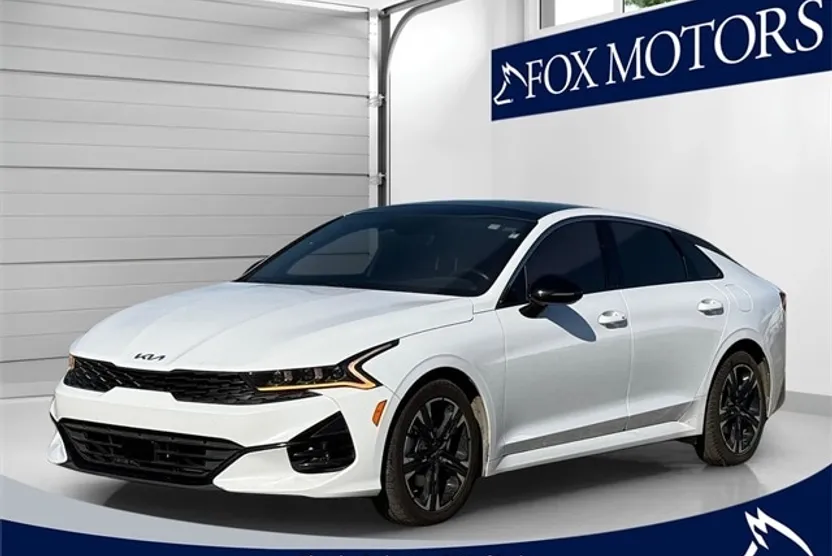 2023 Kia K5 GT-Line photo 1