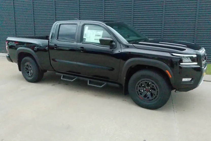2026 Nissan Frontier Crew Cab PRO-4X photo 1