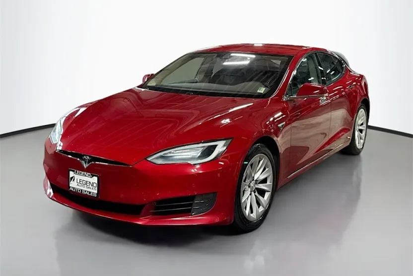 2016 Tesla Model S photo 1